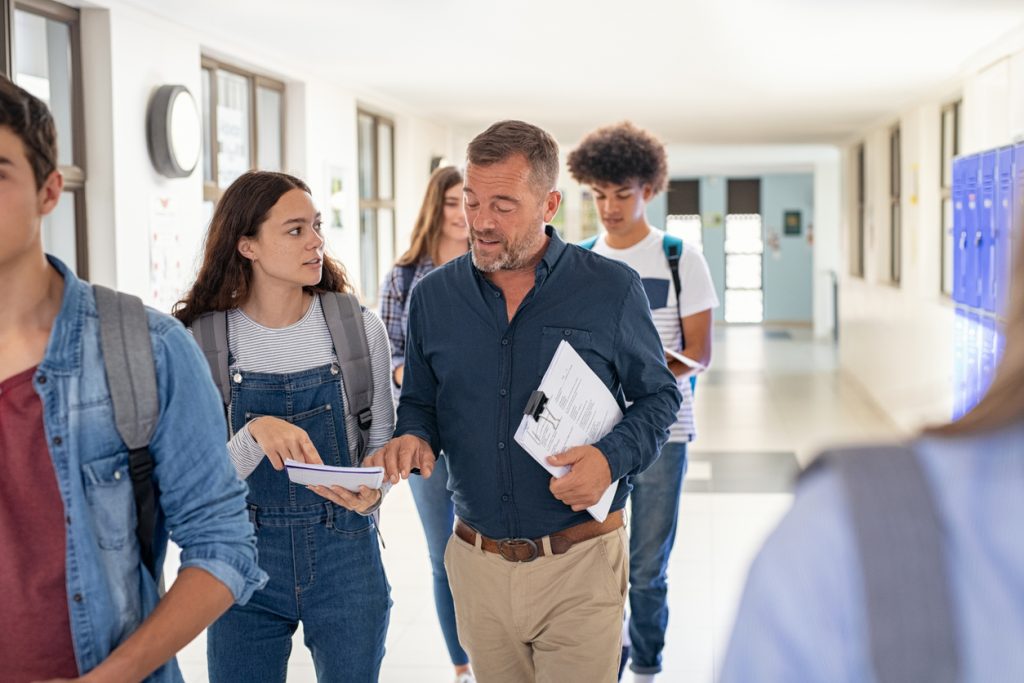 Le rôle du professeur-tuteur dans le suivi du stage de seconde obligatoire
